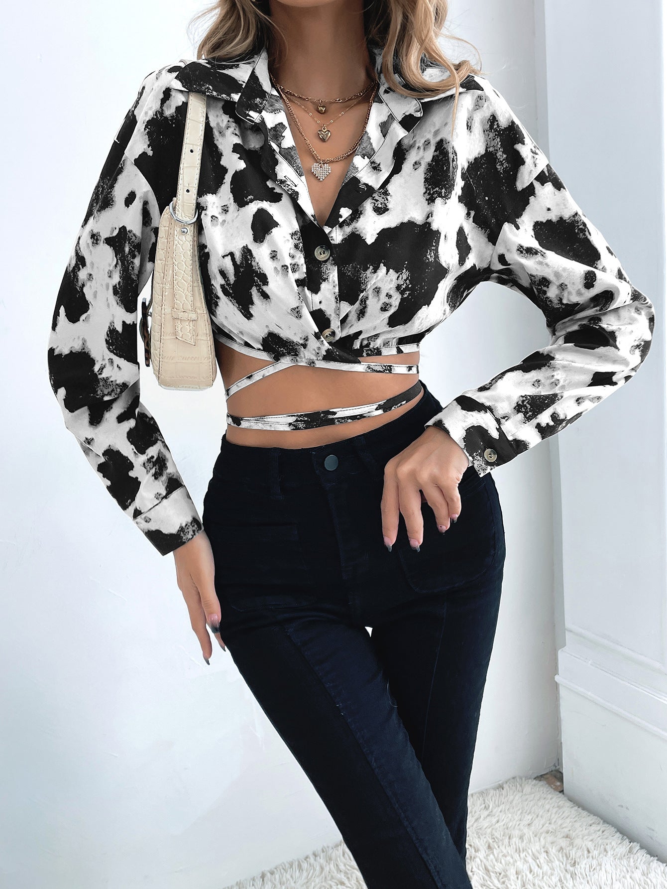 "Chemise élégante à nouer – Style moderne et audacieux"