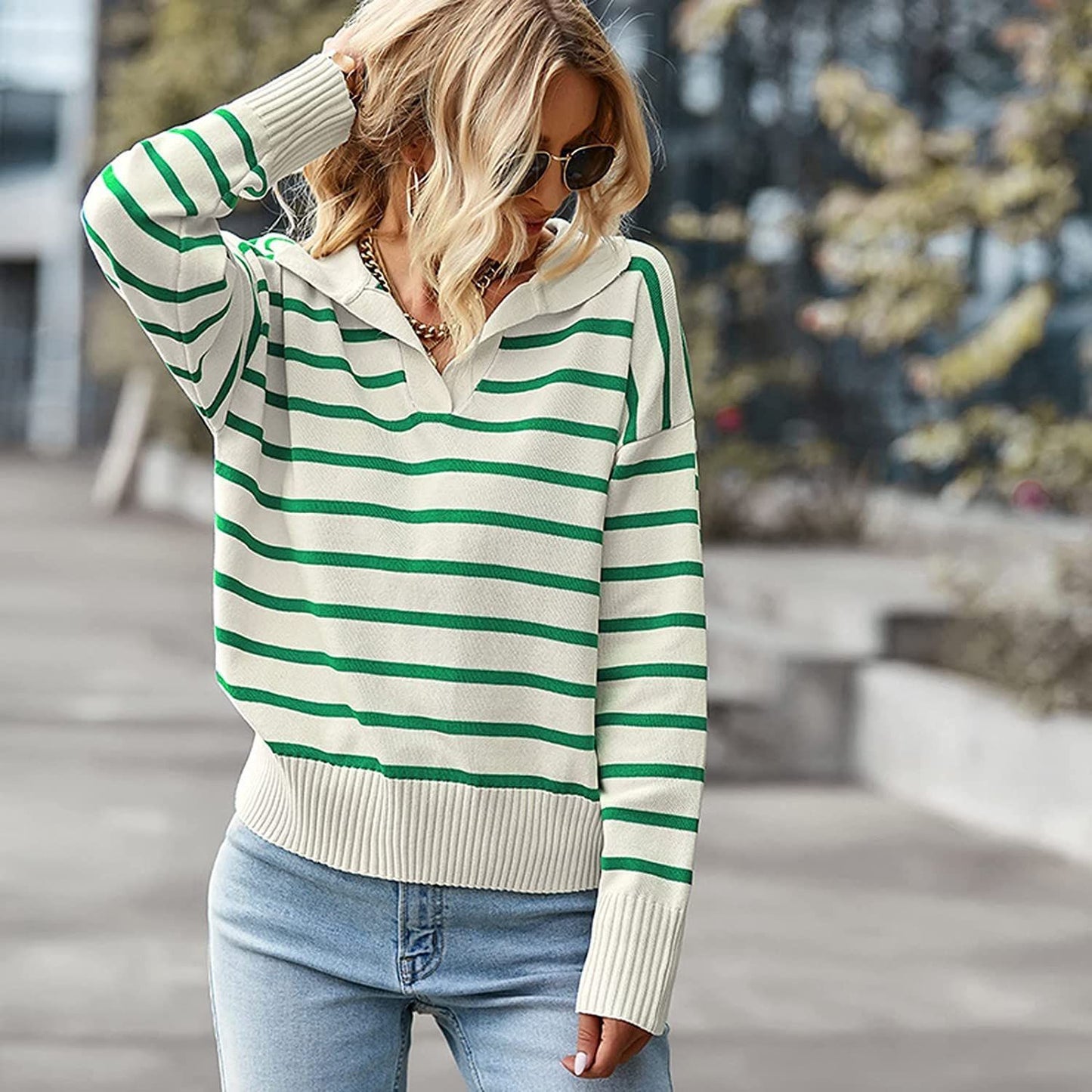 Un pull élégant et tendance pour un look quotidien exceptionnel.