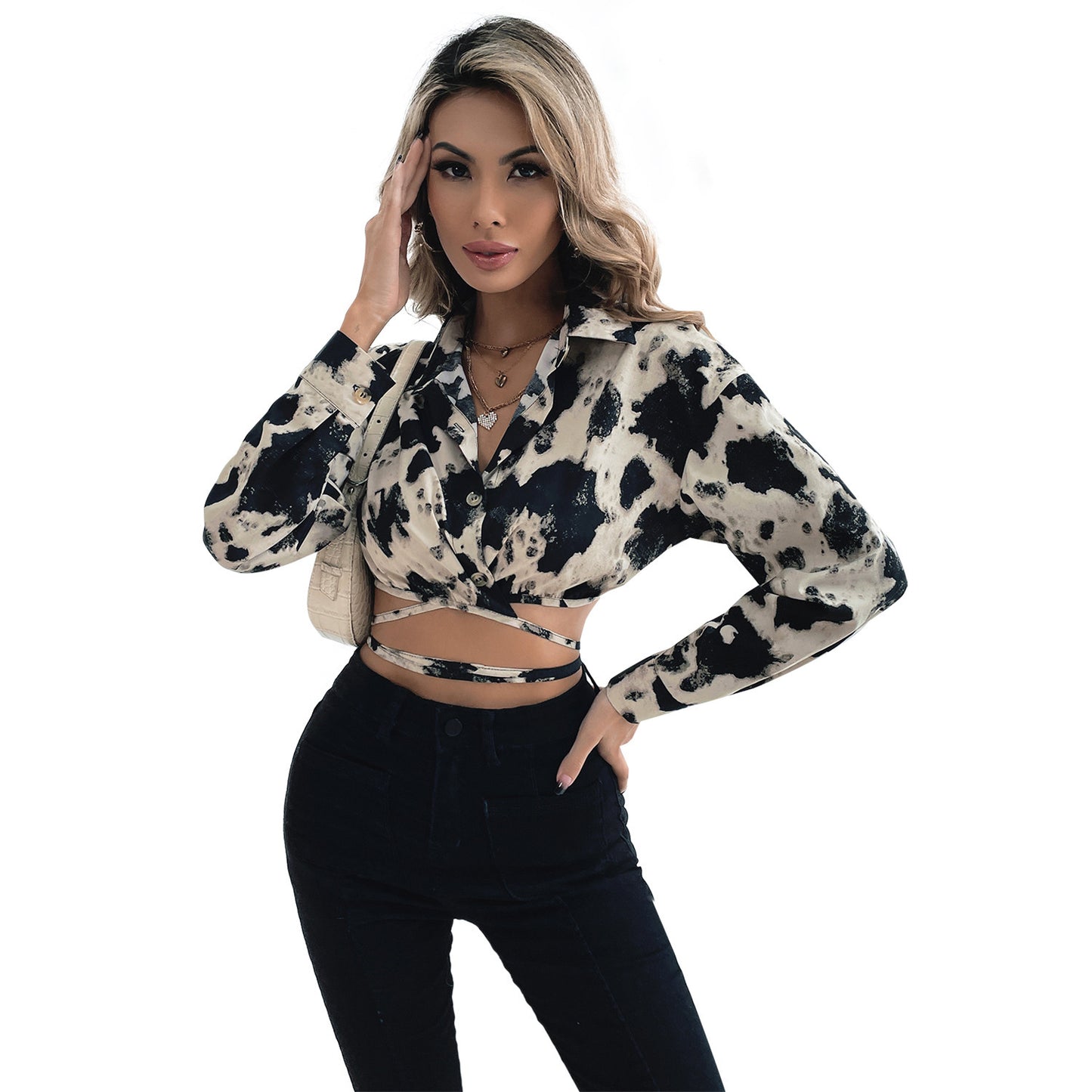 "Chemise élégante à nouer – Style moderne et audacieux"