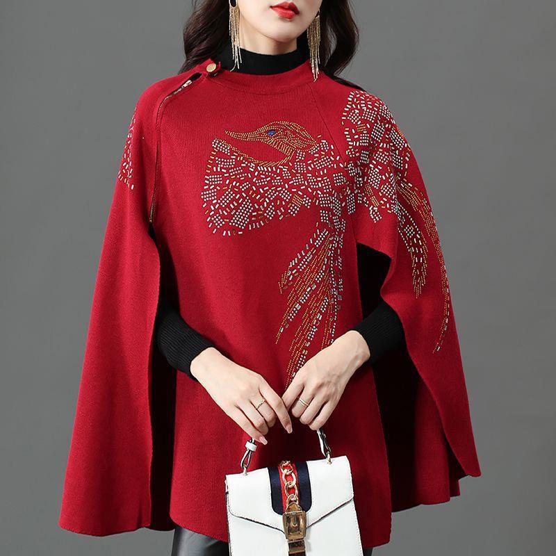 Cape élégante femme avec motif artistique et détails scintillants – Style chic et raffiné