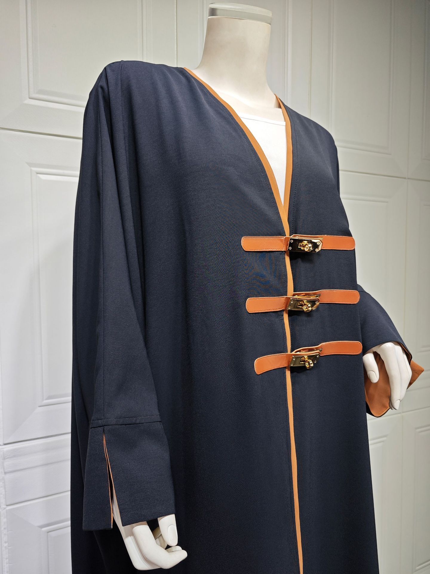 Cardigan Long Femme à Blocs de Couleurs – Élégance et Style Moderne