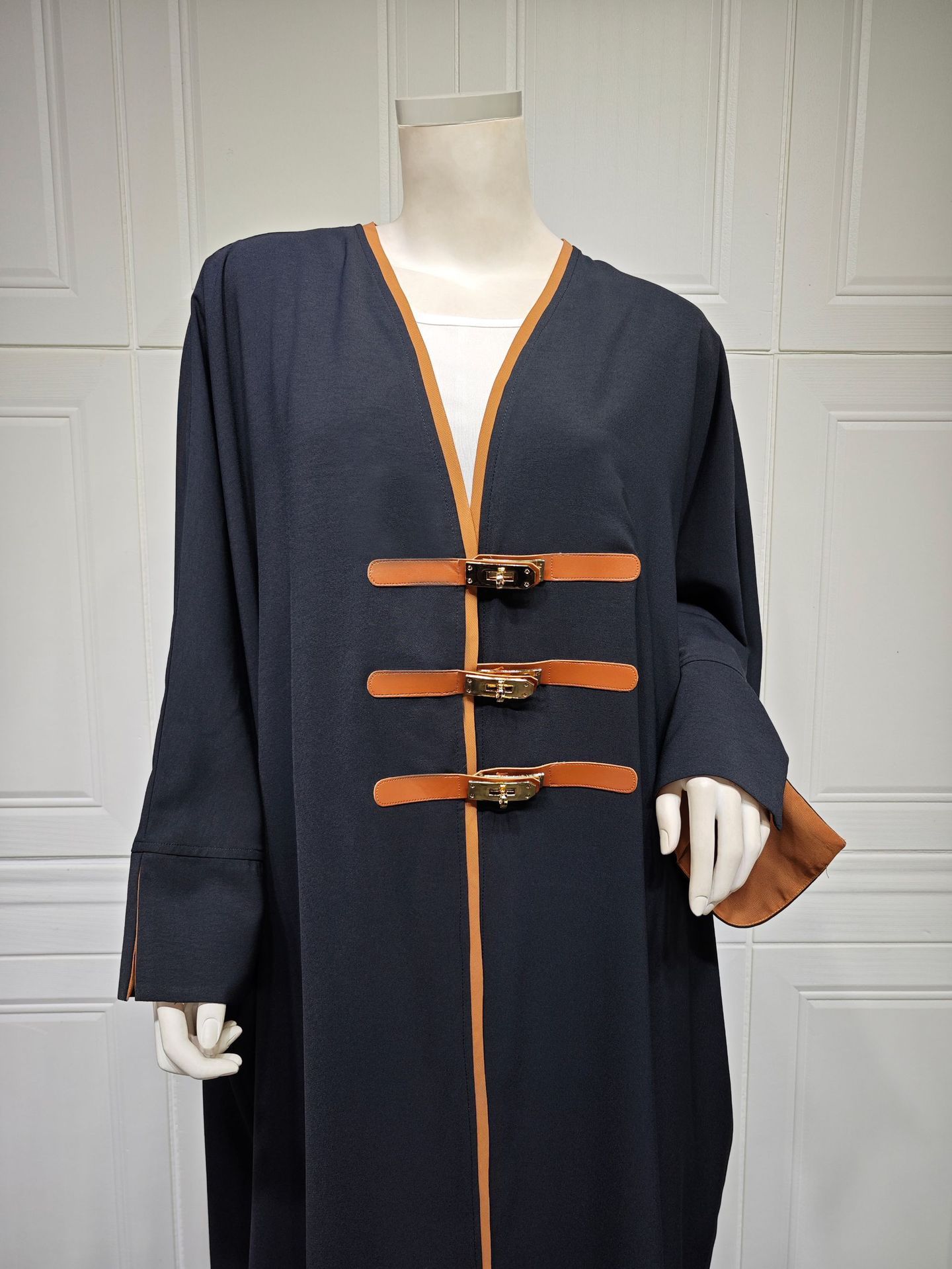 Cardigan Long Femme à Blocs de Couleurs – Élégance et Style Moderne