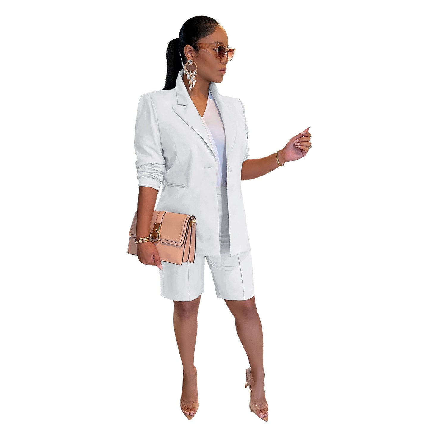 Ensemble femme élégant avec veste et short taille haute