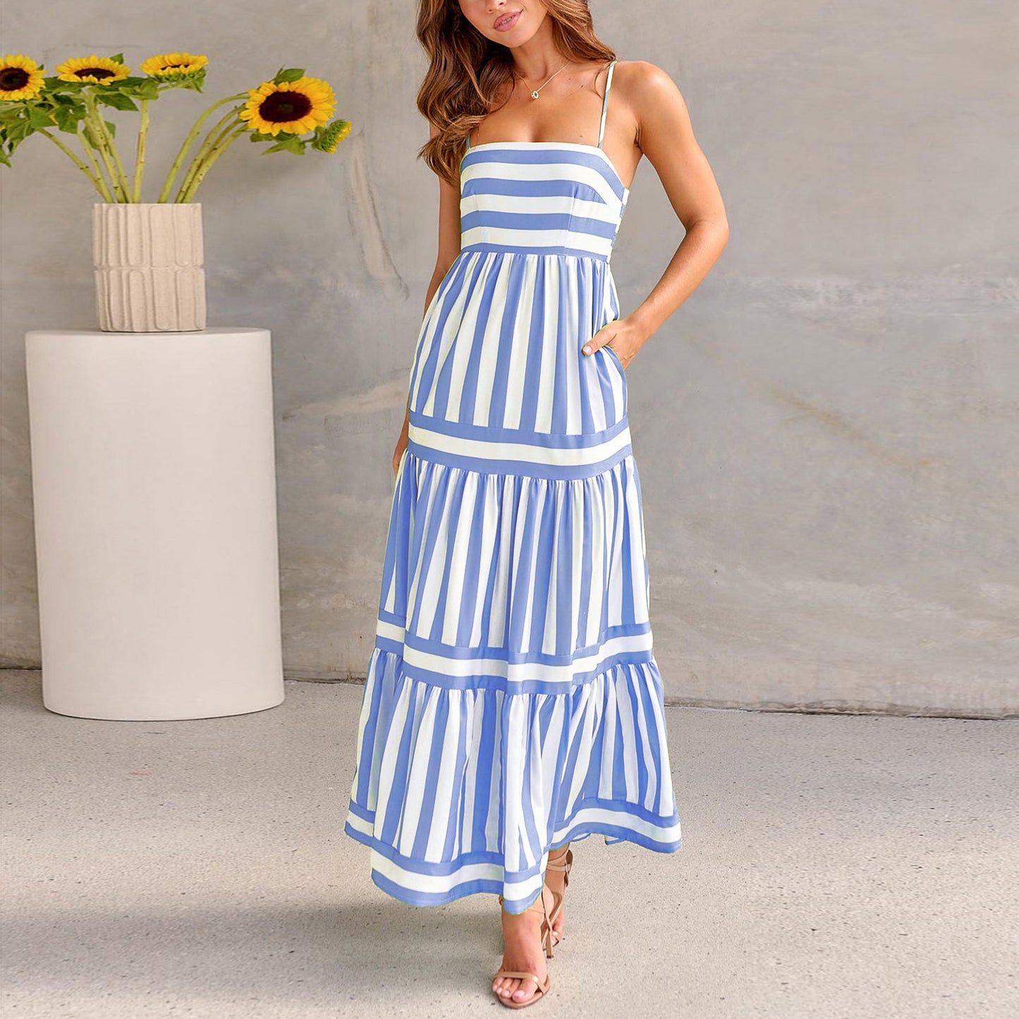 Robe Longue d'Été à Bretelles – Rayures & Évasion