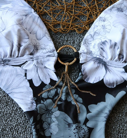 Maillot de bain une pièce chic à fleurs et découpes sexy
