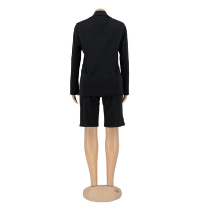 Ensemble femme élégant avec veste et short taille haute