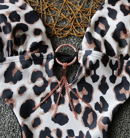 Maillot de bain une pièce chic à fleurs et découpes sexy